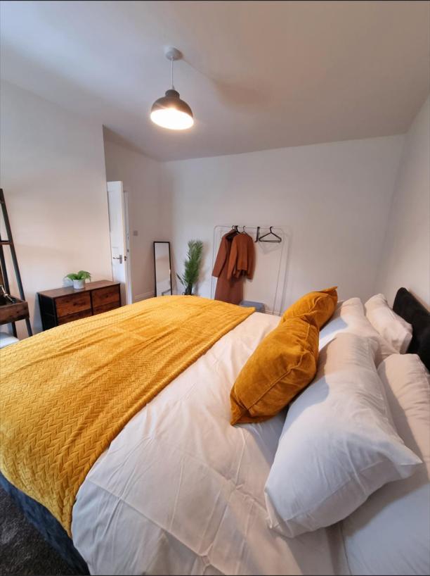 Vakantiehuis House With 3 Bedroom And 2 Parking Bays - Airport 6 Min Walk Manchester