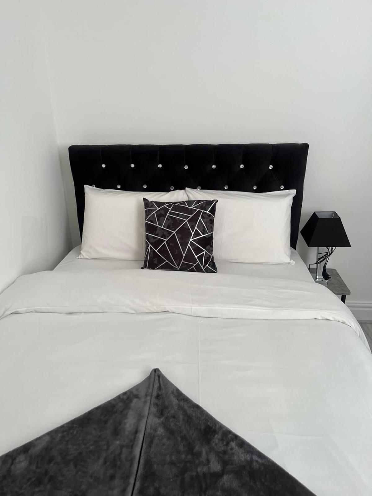 Affordably Elegant Close To Coop Live, Etihad Stadium And Centre