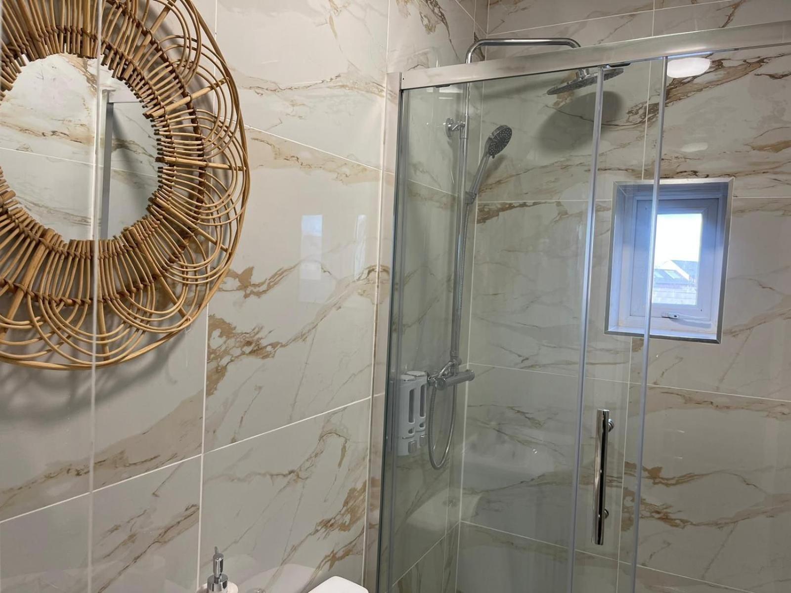 Apartment Affordably Elegant Close To Coop Live, Etihad Stadium And Centre *