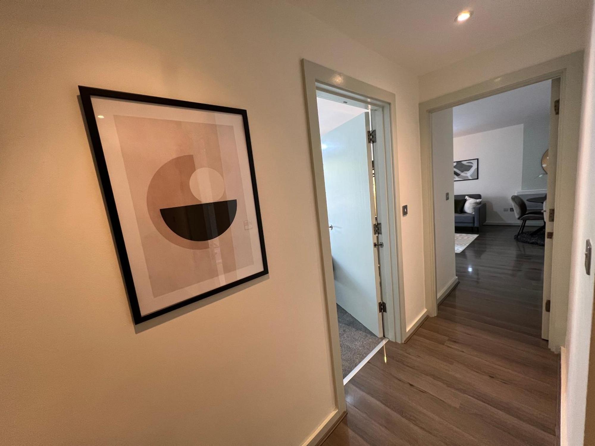 Apartment Stunning Centre From + Free Parking
