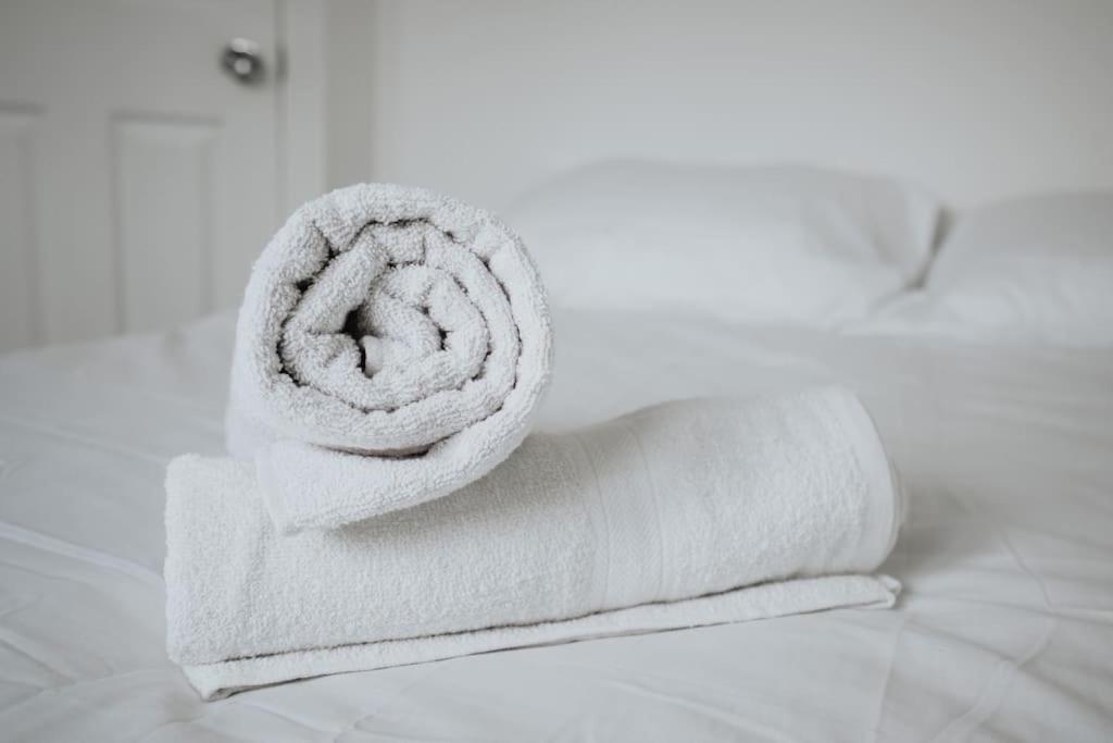 Cozy 3br - Games - Sleeps 9 Manchester