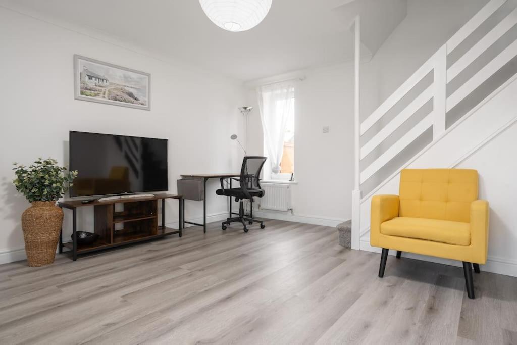 Cozy 3br - Games - Sleeps 9 Apartment *