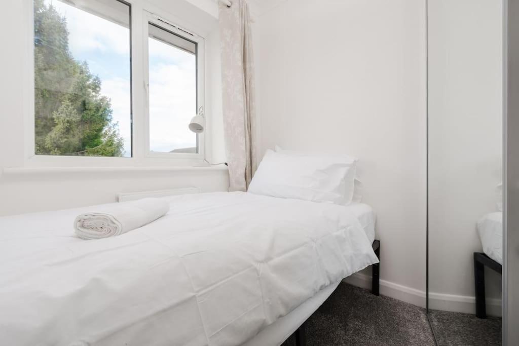 Apartment Cozy 3br - Games - Sleeps 9 Manchester