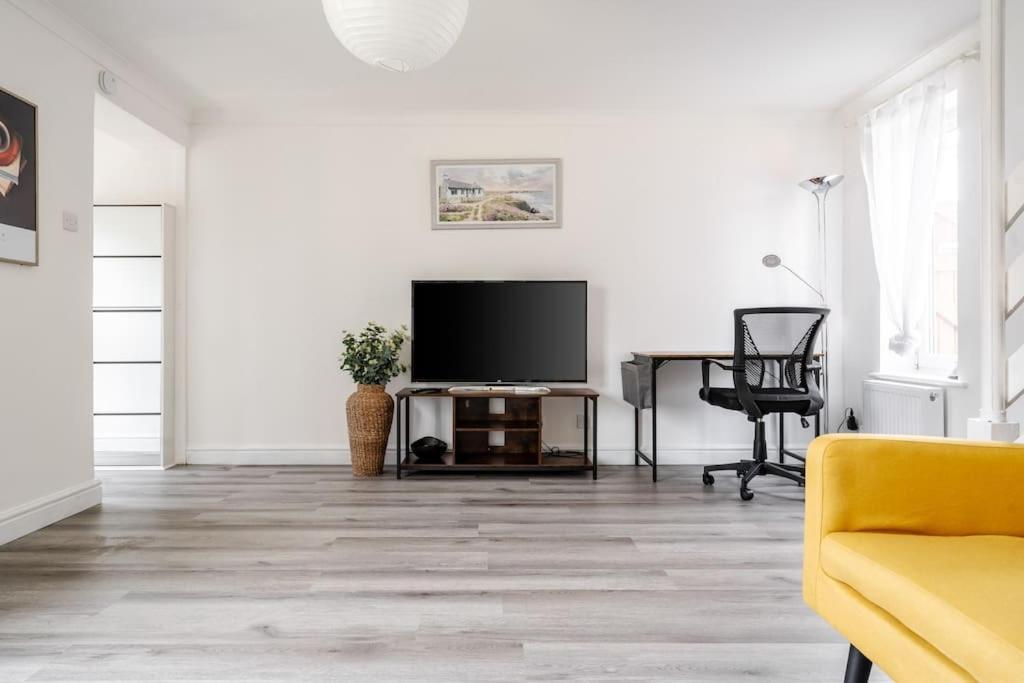 Apartment Cozy 3br - Games - Sleeps 9 *