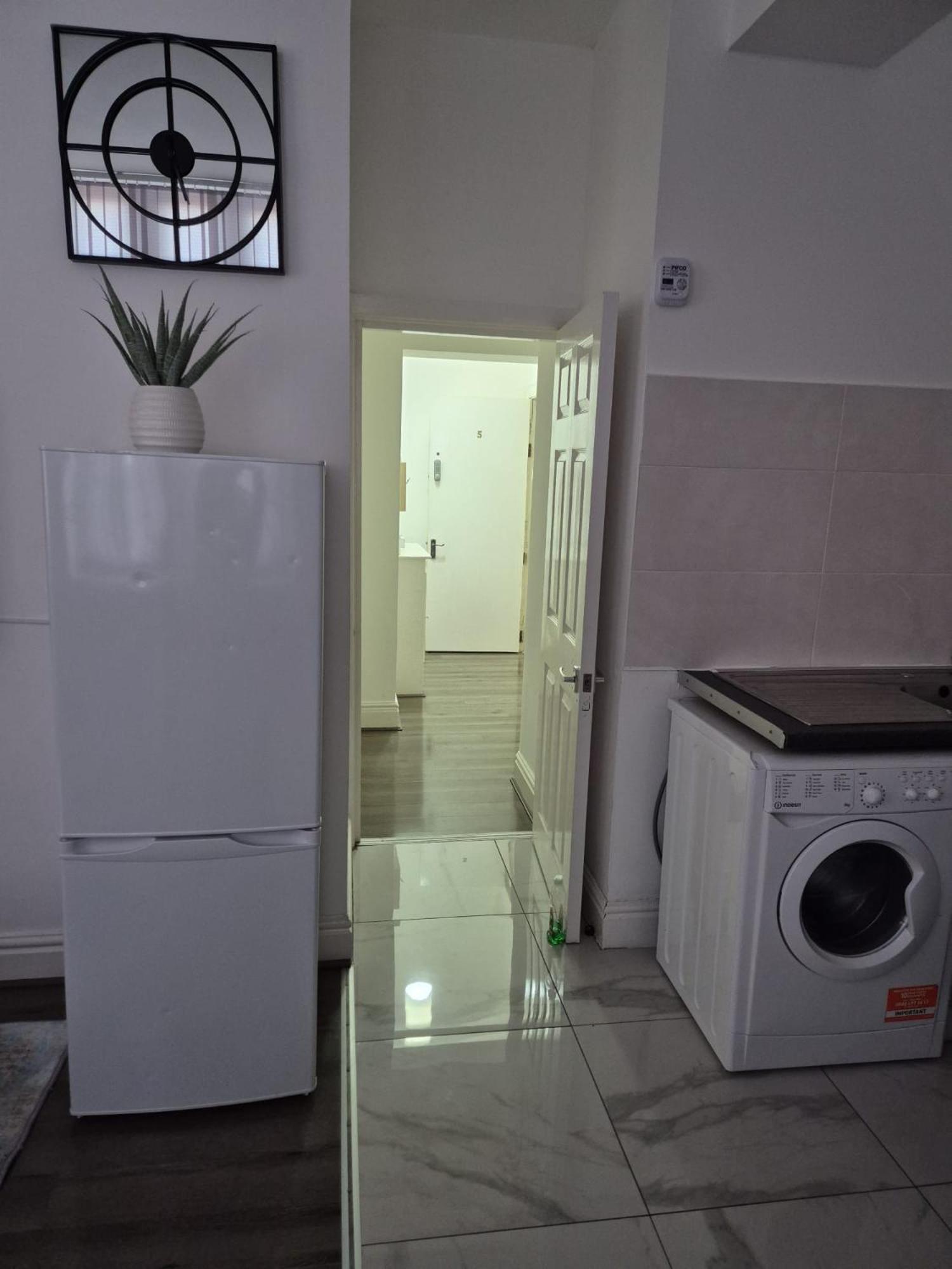 Affordably Elegant Close To Coop Live, Etihad Stadium And Centre Apartment *