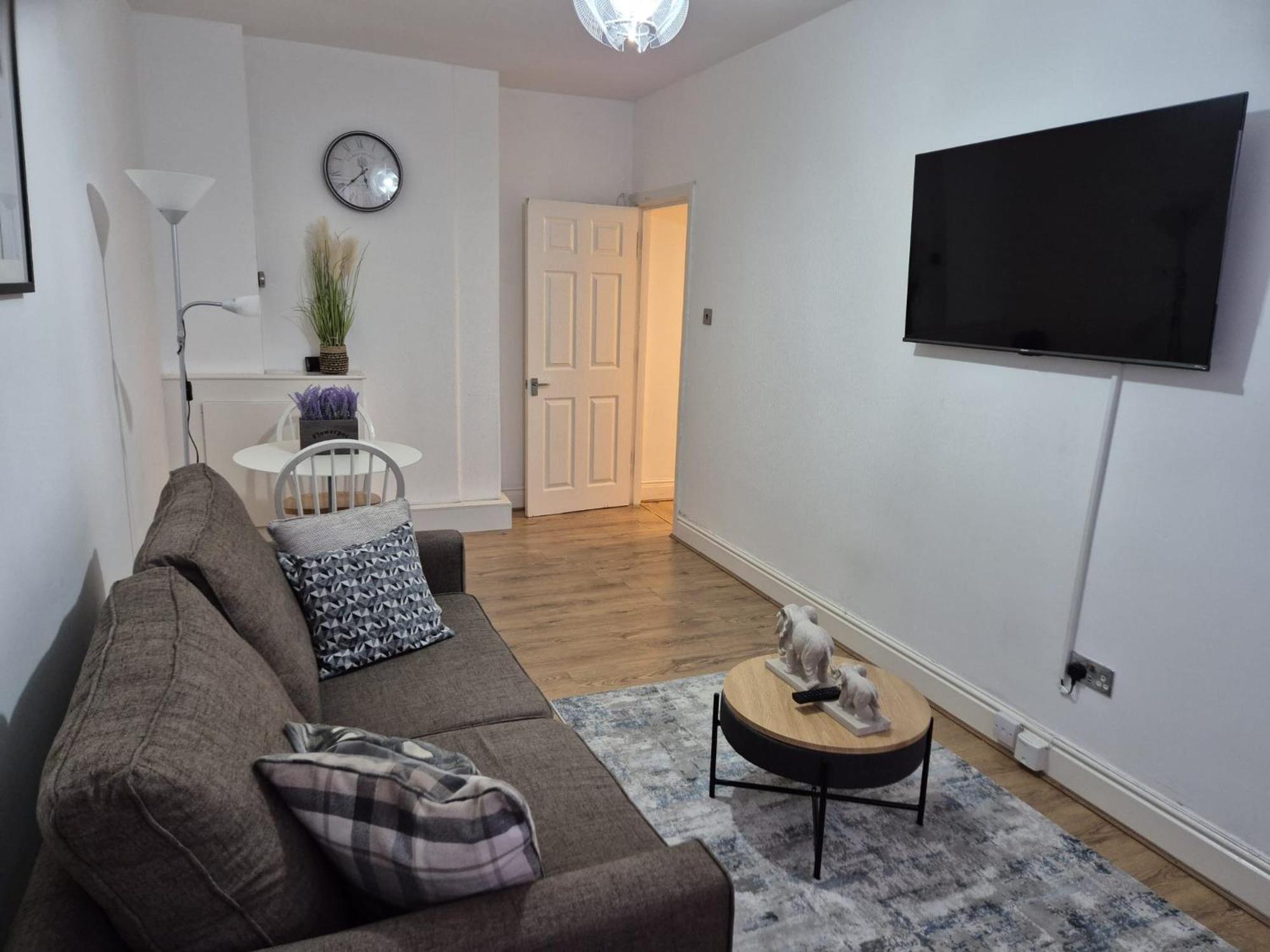 Affordably Elegant Close To Coop Live, Etihad Stadium And Centre