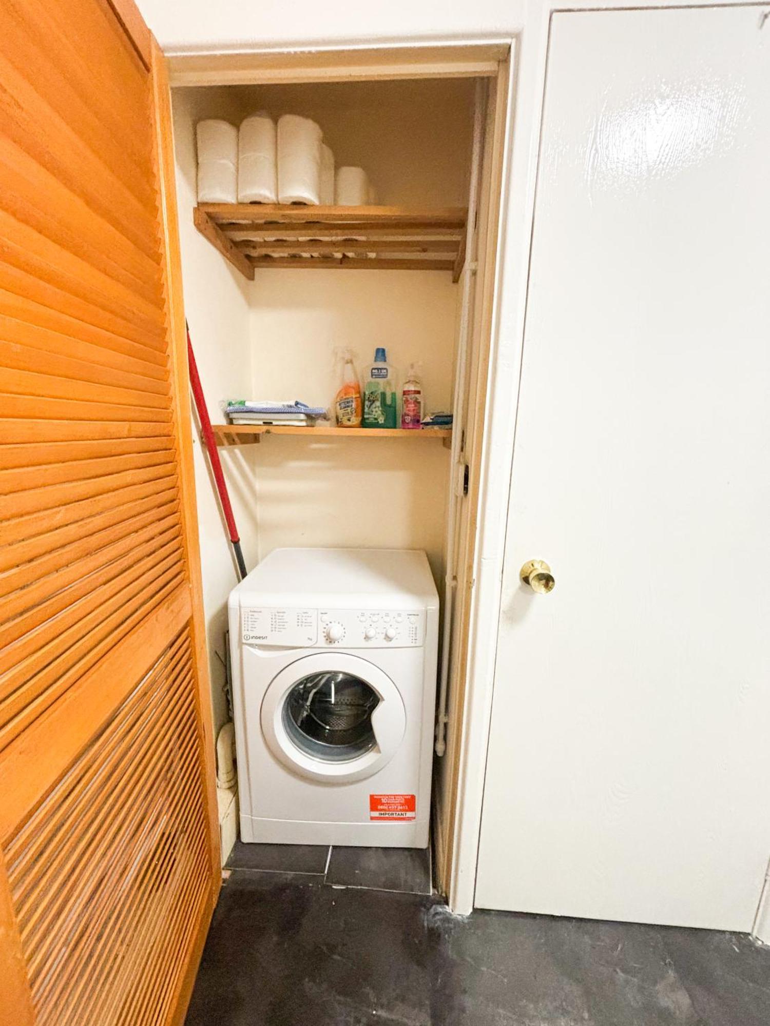 Apartment Admtts Living