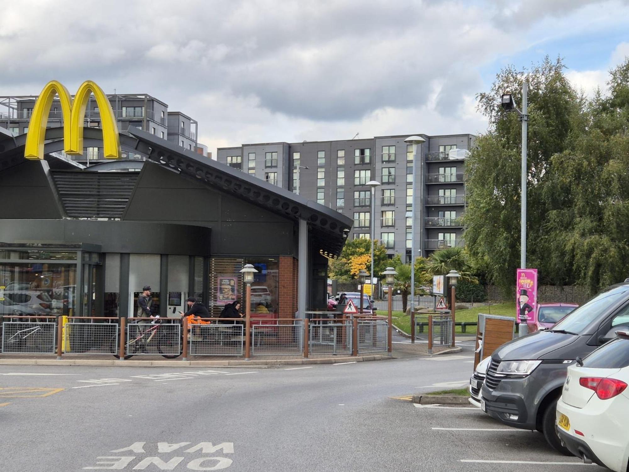 Affordably Elegant Close To Coop Live, Etihad Stadium And Centre