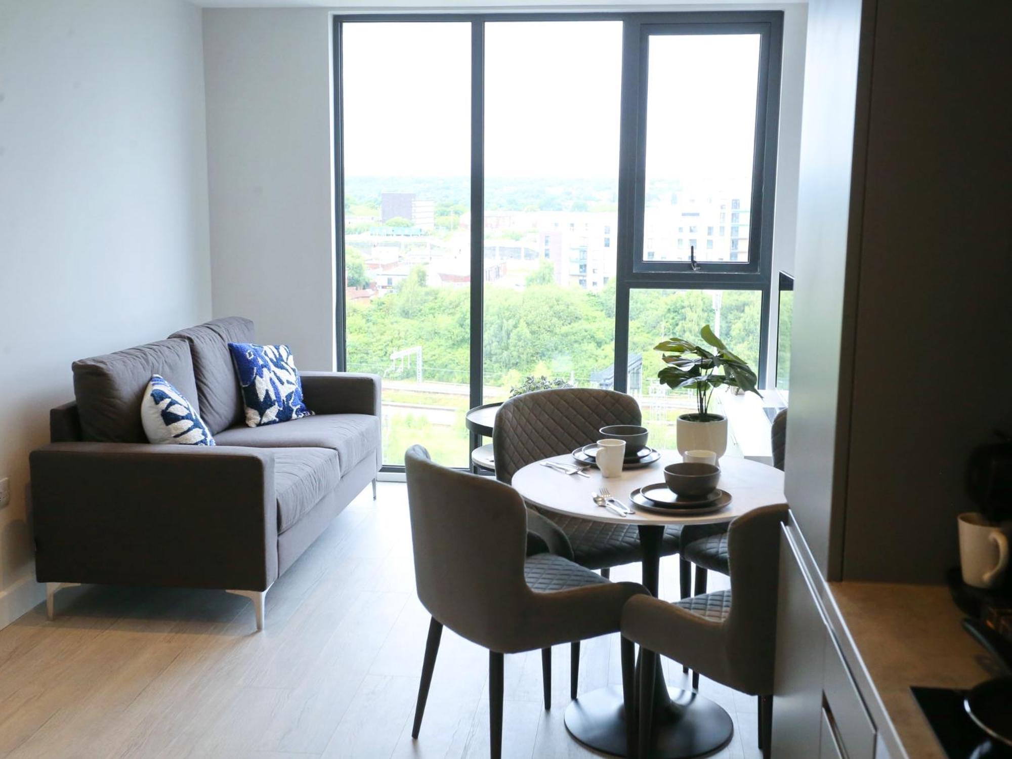 Pass The Keys 9th Floor Flat 24hr Shop At Base Pets Allowed * Manchester