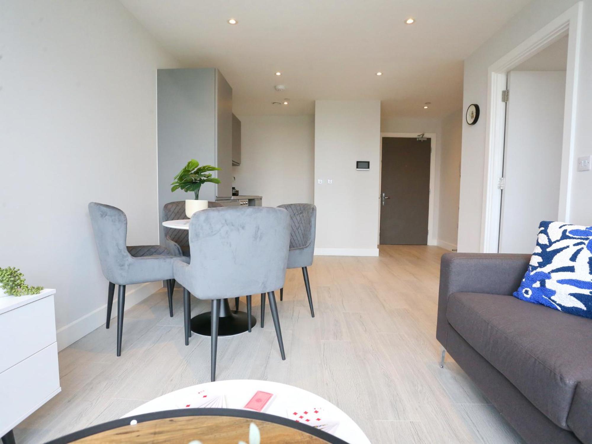 Apartment Pass The Keys 9th Floor Flat 24hr Shop At Base Pets Allowed *