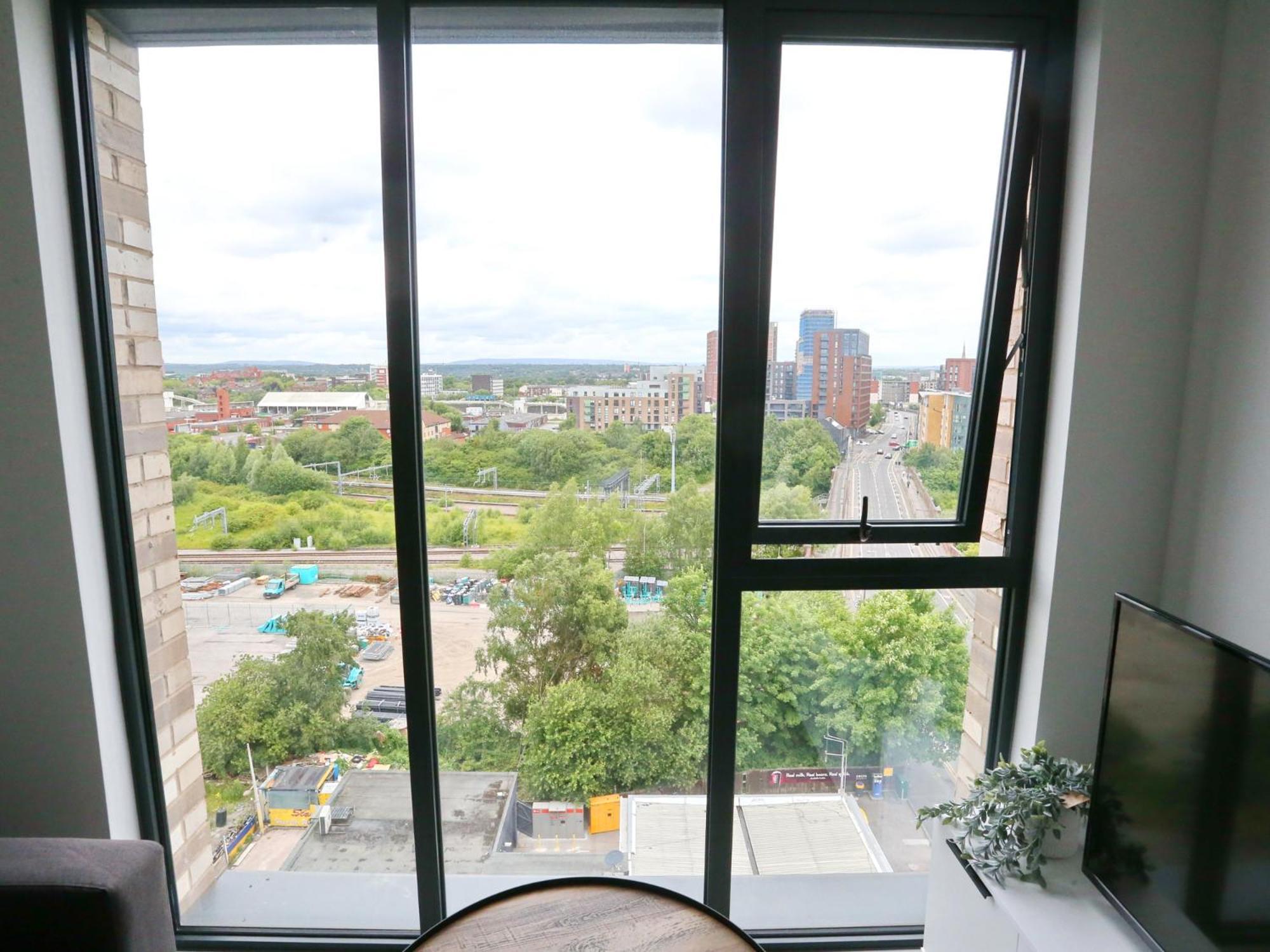 Pass The Keys 9th Floor Flat 24hr Shop At Base Pets Allowed Apartment Manchester