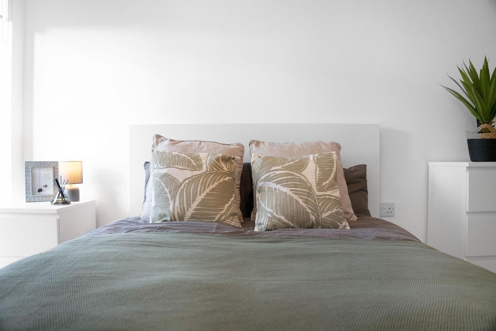 New! 2br In Media *
