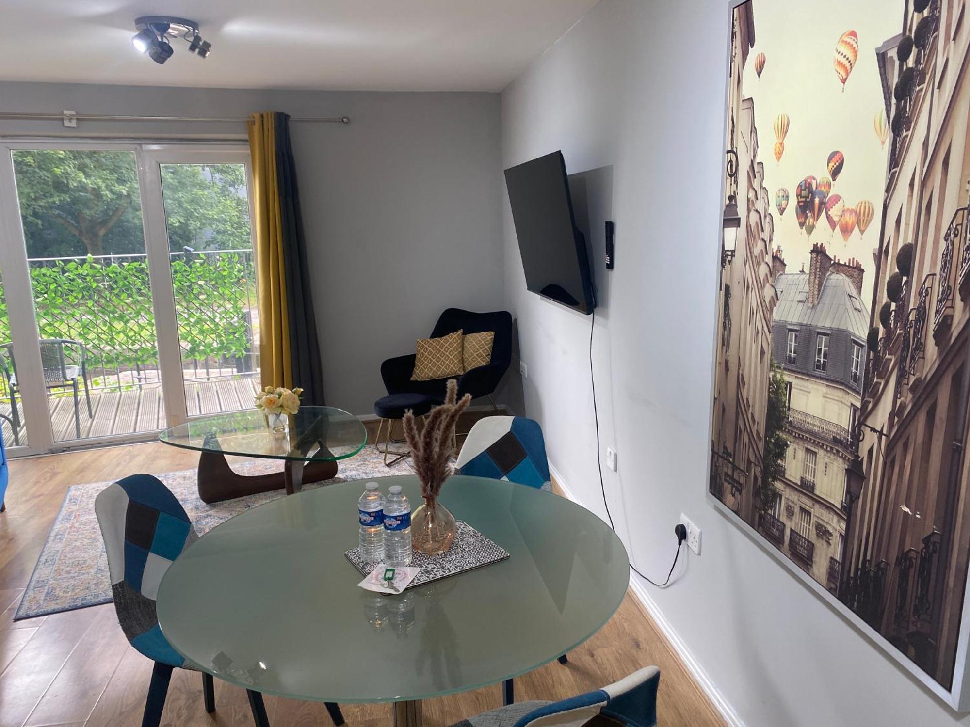 Mcr-2bed2bathaptparkinglux Canal Apartment *