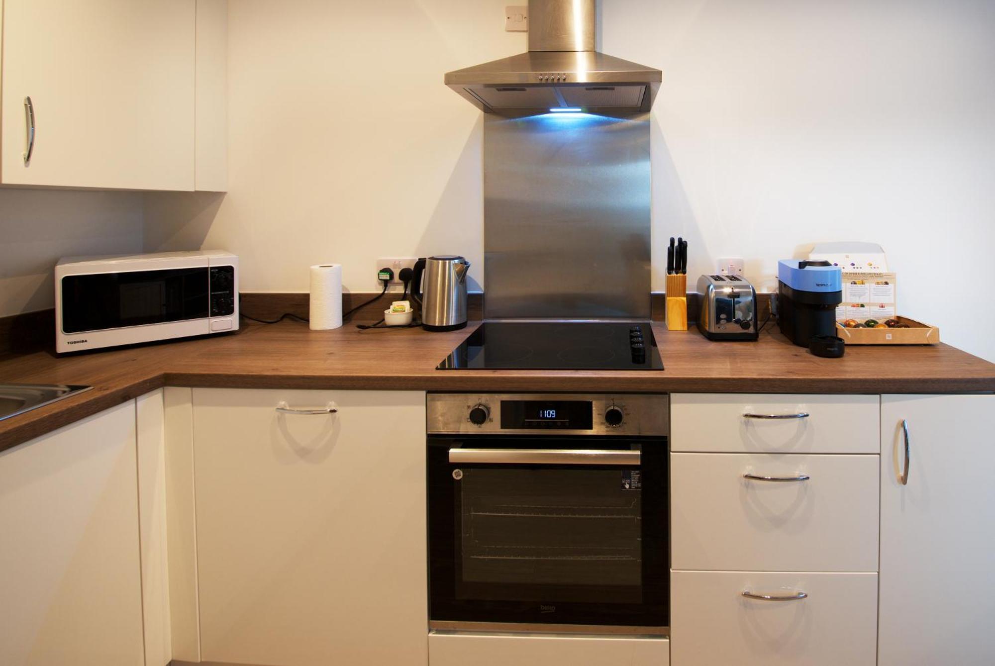 Apartment Cozy 1-bed Escape Close To Arndale, Spinningfields, Old Trafford, Etihad & Mediacityuk, Sleeps 4, Netflix, Gym, Nespresso, Balcony, Perfect For Work, Leisure Long & Short Stays!