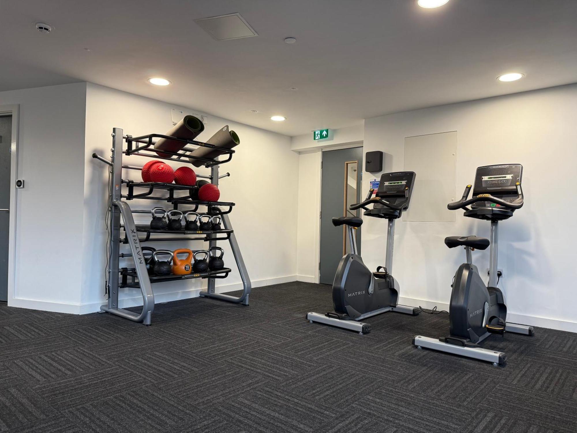 Cozy 1-bed Escape Close To Arndale, Spinningfields, Old Trafford, Etihad & Mediacityuk, Sleeps 4, Netflix, Gym, Nespresso, Balcony, Perfect For Work, Leisure Long & Short Stays! * Manchester