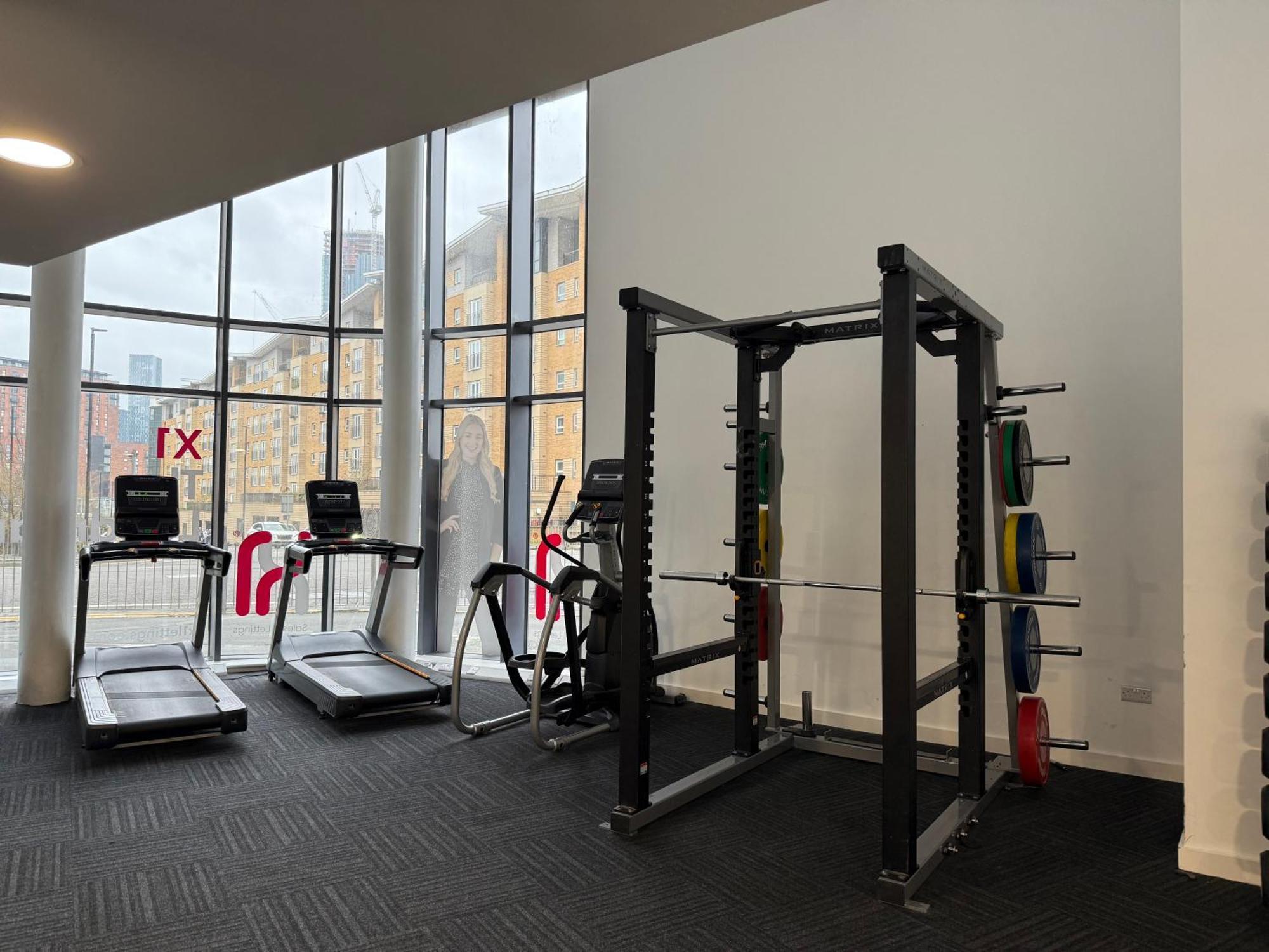 Cozy 1-bed Escape Close To Arndale, Spinningfields, Old Trafford, Etihad & Mediacityuk, Sleeps 4, Netflix, Gym, Nespresso, Balcony, Perfect For Work, Leisure Long & Short Stays! Apartment