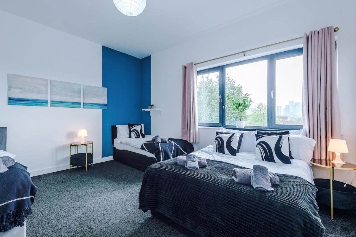 Sleeps 8, Free Parking, Stunning In Salford Quays, Perfect For Groups, Long Term Disc Apartment