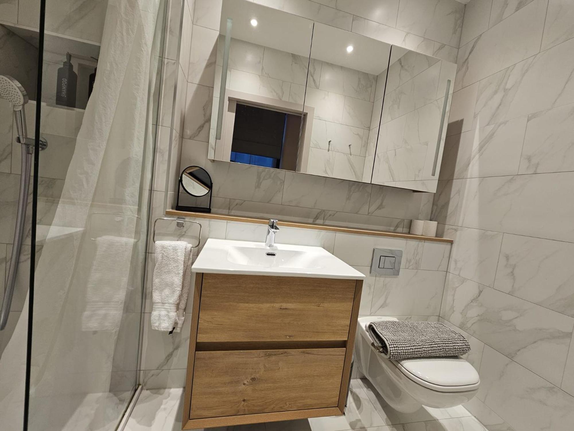 Modern 2br In Chinatown For Up To 8 Guests! Apartment