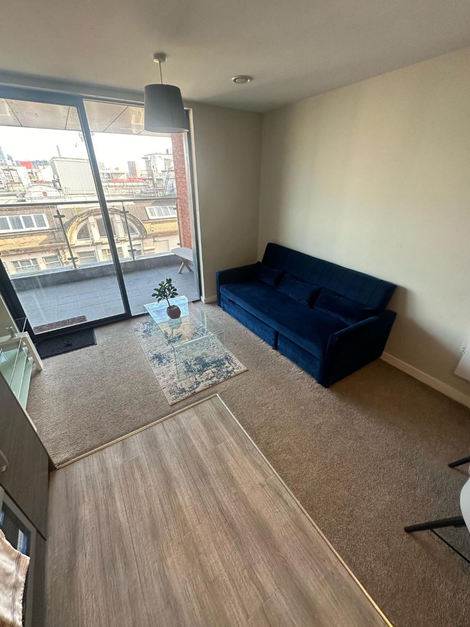Adelphi Wharf By Beehosting * Manchester