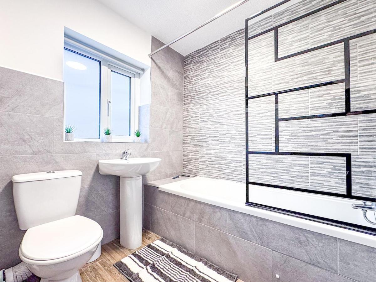 Cozy 2 Bed - Free Parking, Great Location By Vista Short Lets * Manchester