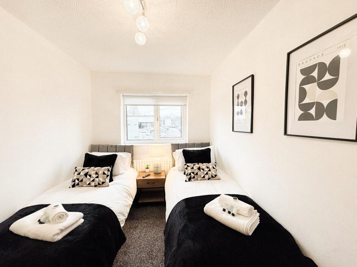 Cozy 2 Bed - Free Parking, Great Location By Vista Short Lets Holiday home *