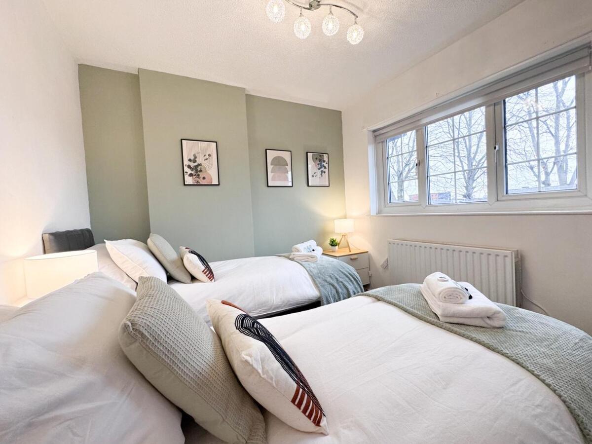 Cozy 2 Bed - Free Parking, Great Location By Vista Short Lets Holiday home Manchester