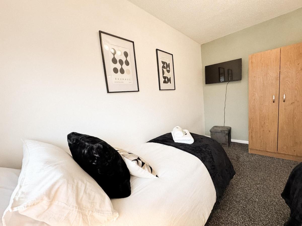 Cozy 2 Bed - Free Parking, Great Location By Vista Short Lets