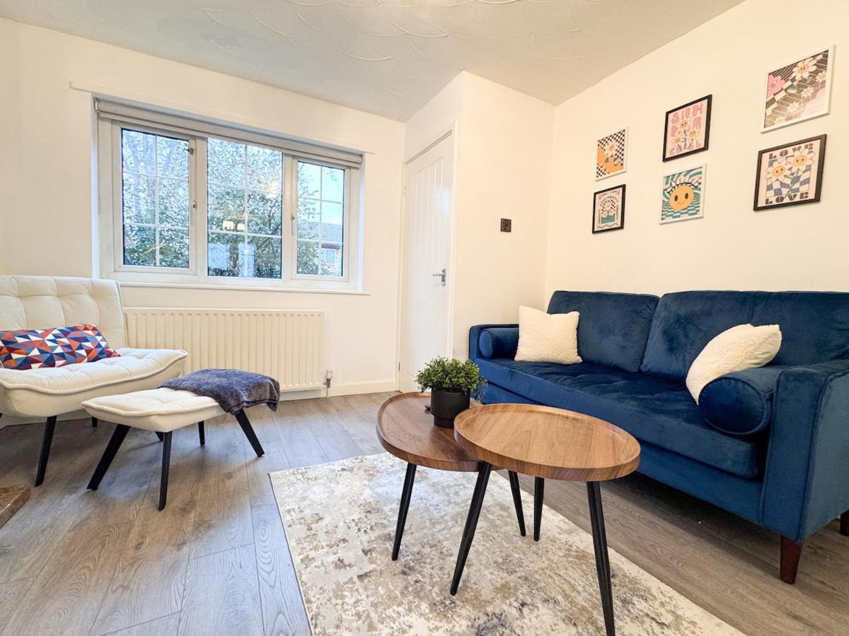 Holiday home Cozy 2 Bed - Free Parking, Great Location By Vista Short Lets Manchester