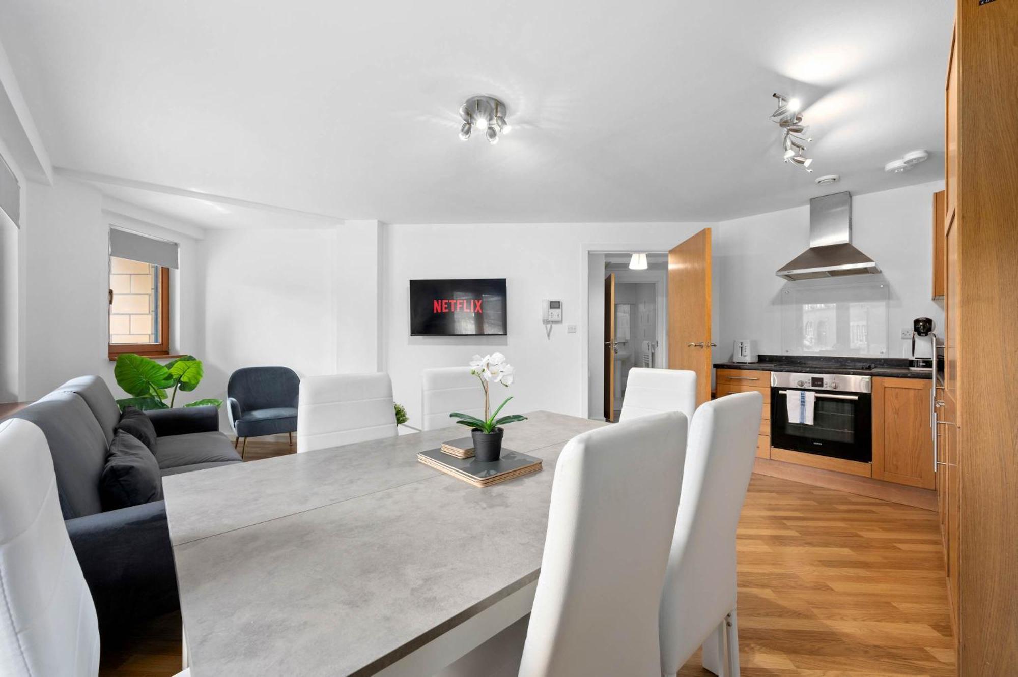 Sleeps 6 Superhost *