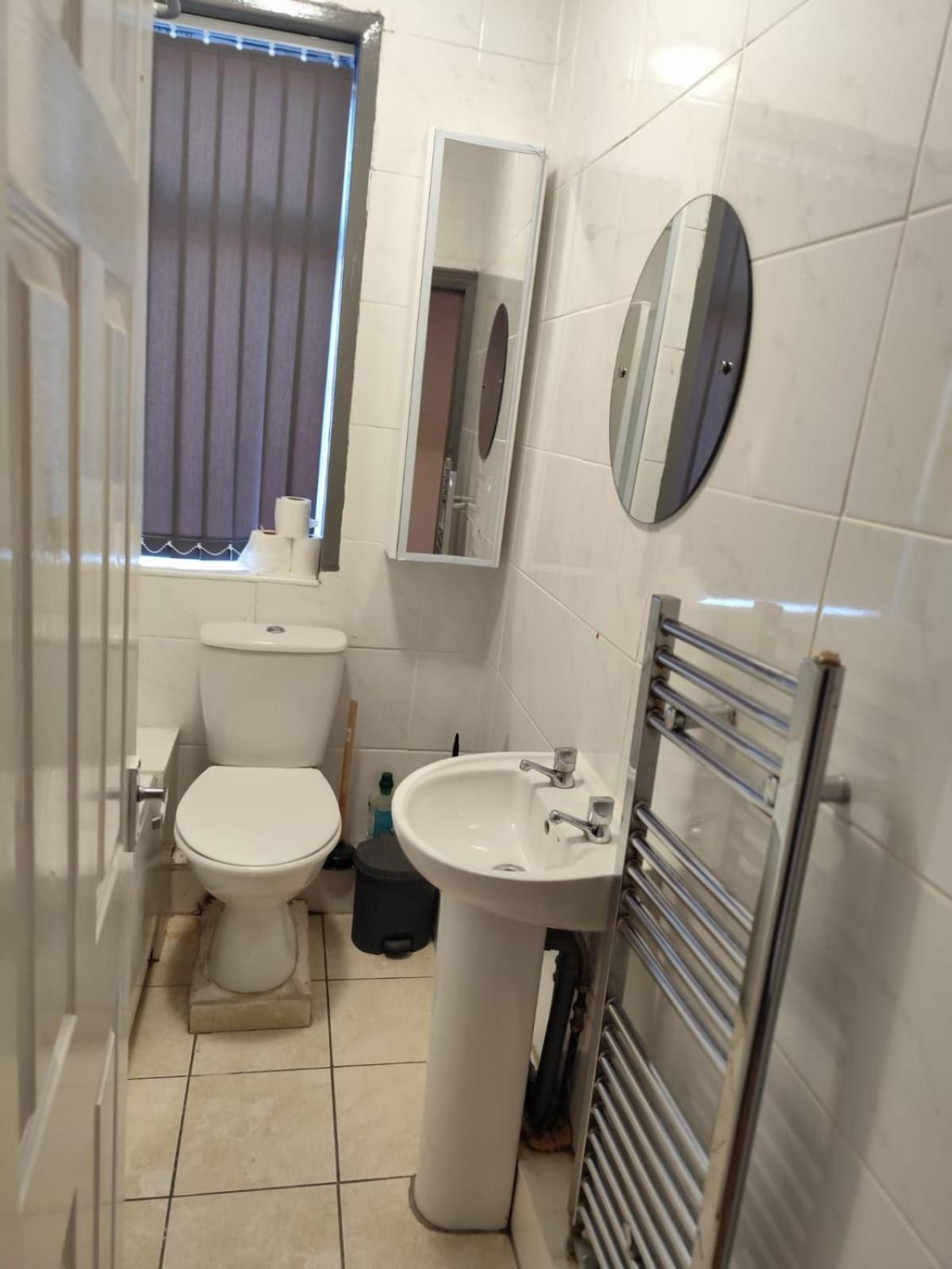 Guest house Double-bedroom In The Heart Of Harpurhey Perfect For Short