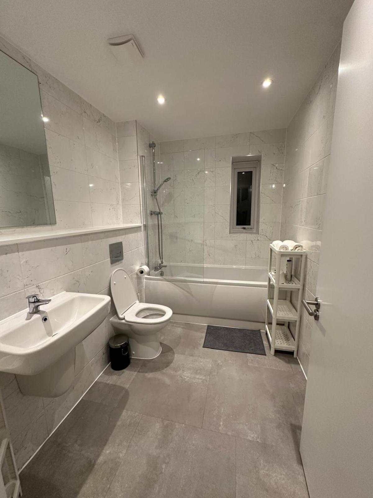 Cozy Double In With Free Parking Homestay Manchester