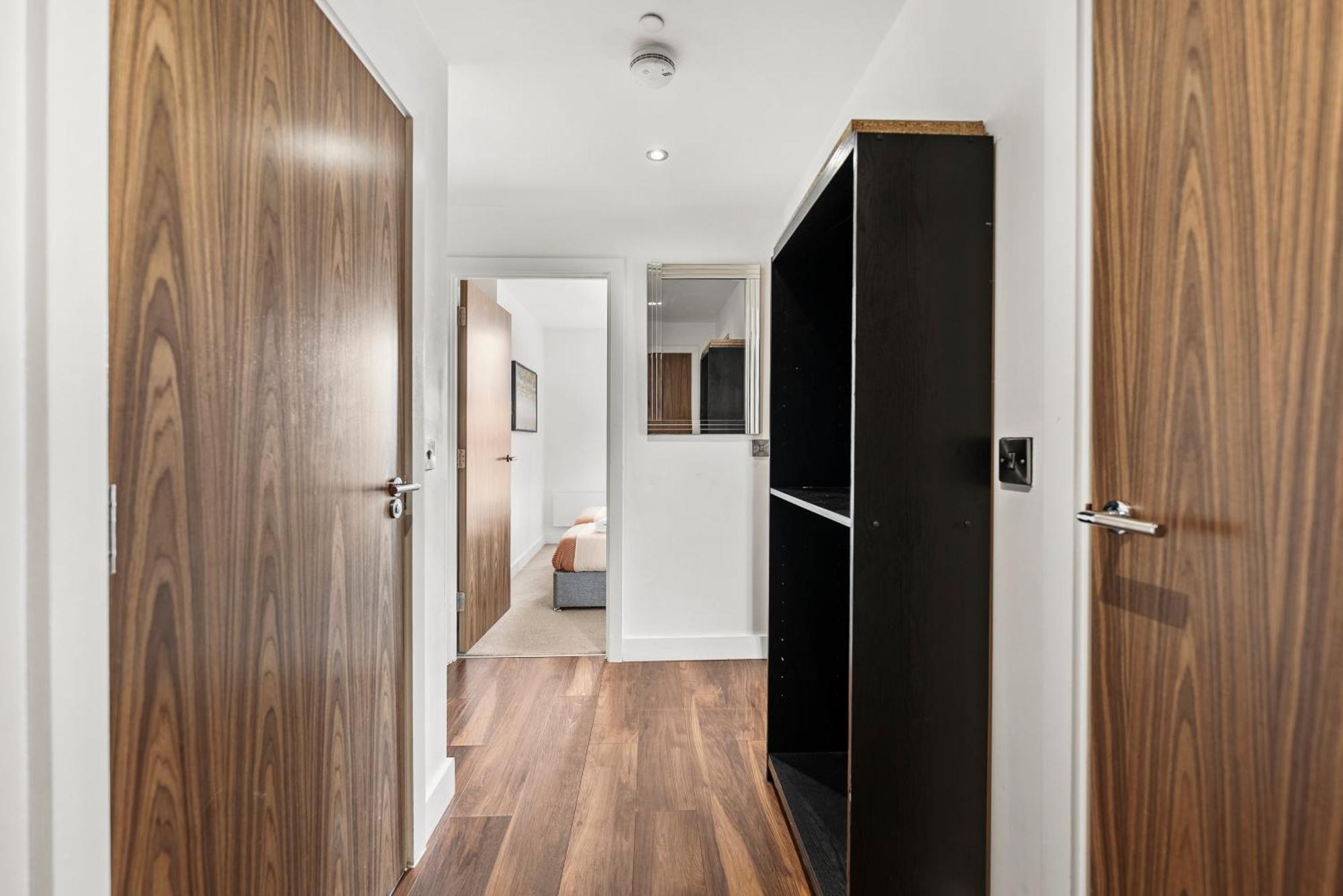 The Artist Abode In - Parking Apartment *