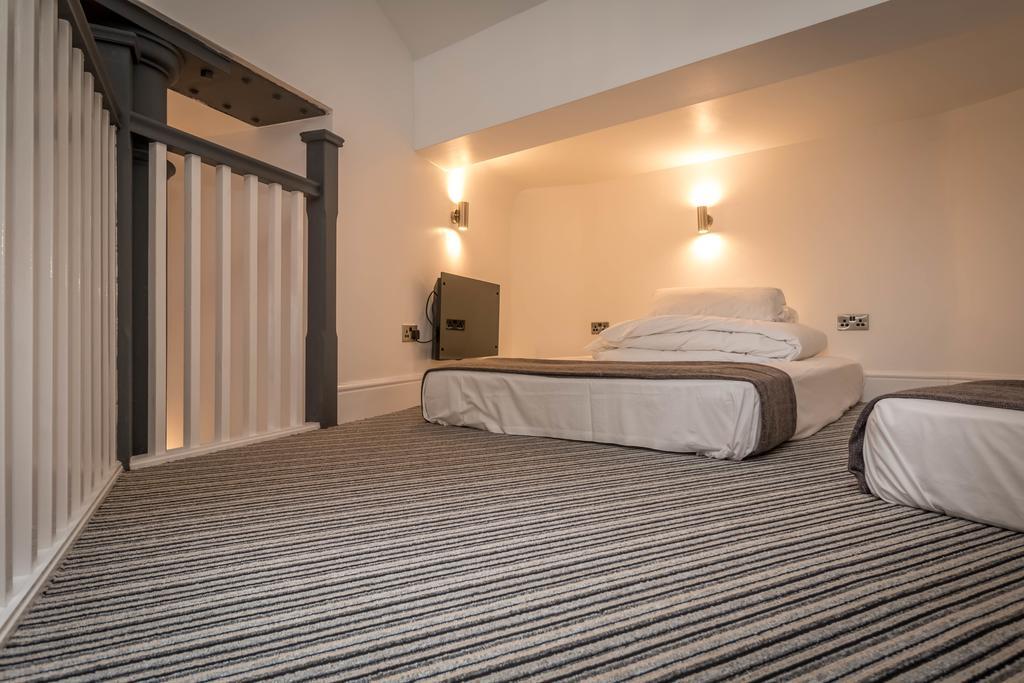 Arena Aparthotel