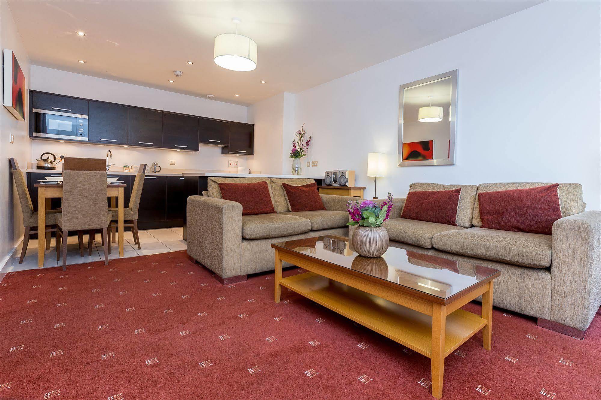 Premier Aparthotel
