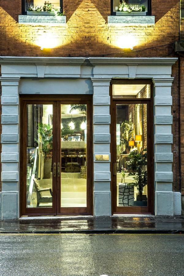 The Cow Hollow 4*