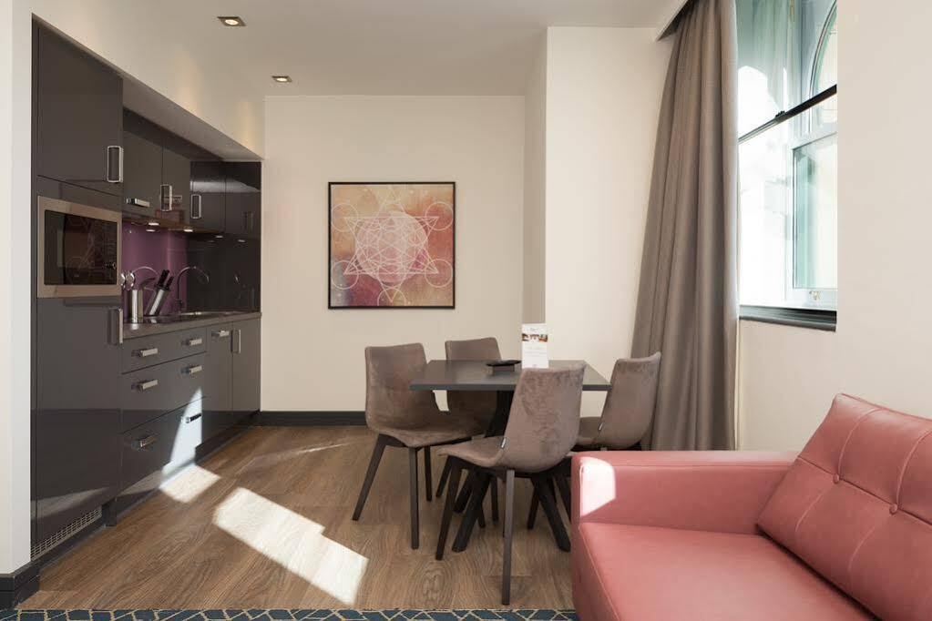 Aparthotel Roomzzz Victoria Manchester