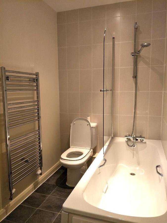Private Bedroom - Shared Facilities - Free Parking - Close To Ethiad Centre Manchester