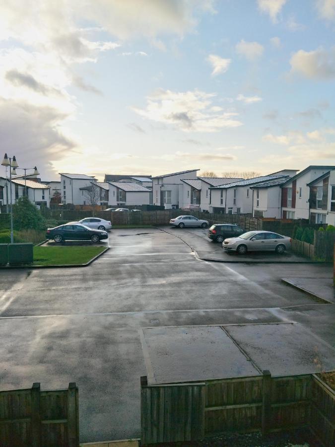 Private Bedroom - Shared Facilities - Free Parking - Close To Ethiad Centre Bed & Breakfast
