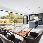 Luxury 7 Bedroom House In Didsbury, Manchester