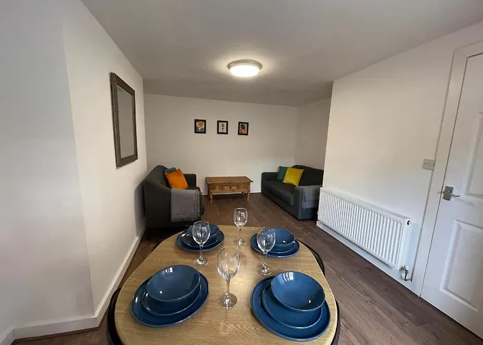 The Crescent, Flat 1 - Stockport, Manchester