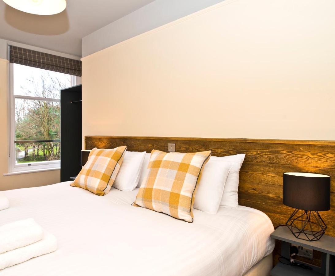 Bowling Inn *