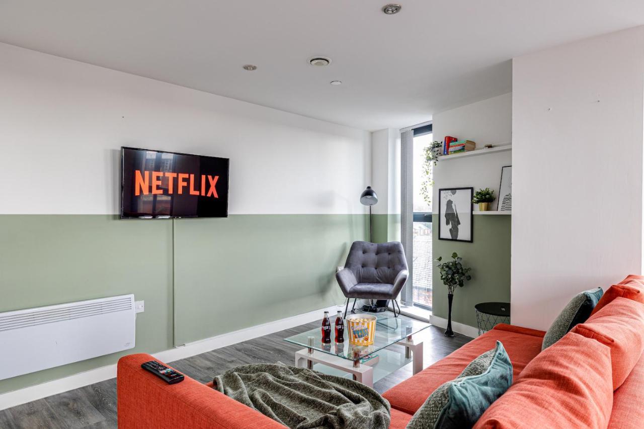 Stunning 2 Bed With Free Parking Close To Cc Apartment *