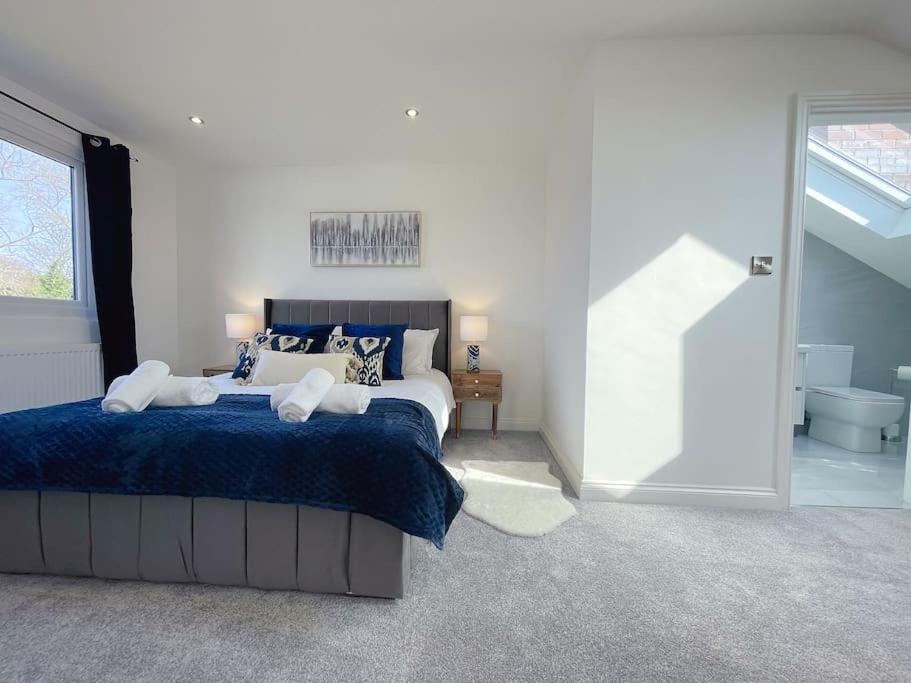 Luxury 7 Bedroom House In Didsbury, Vakantiehuis *