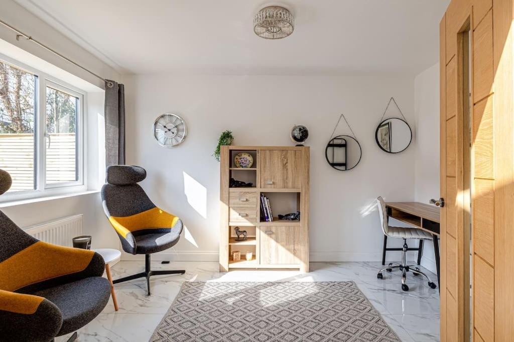 Luxury 7 Bedroom House In Didsbury, Vakantiehuis Manchester
