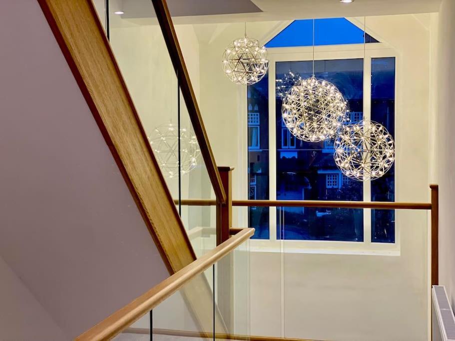 Luxury 7 Bedroom House In Didsbury, * Manchester