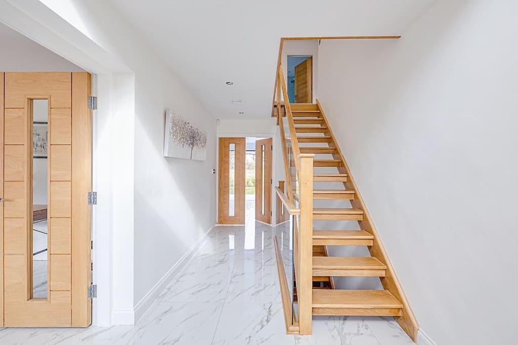 Luxury 7 Bedroom House In Didsbury, Vakantiehuis Manchester