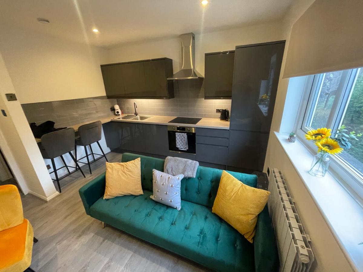 Modern Cosy 1 Bed Near Centre~double Bed~parking