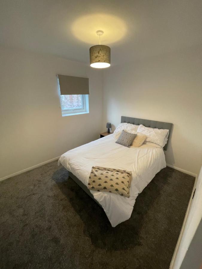 Modern Cosy 1 Bed Near Centre~double Bed~parking Appartement