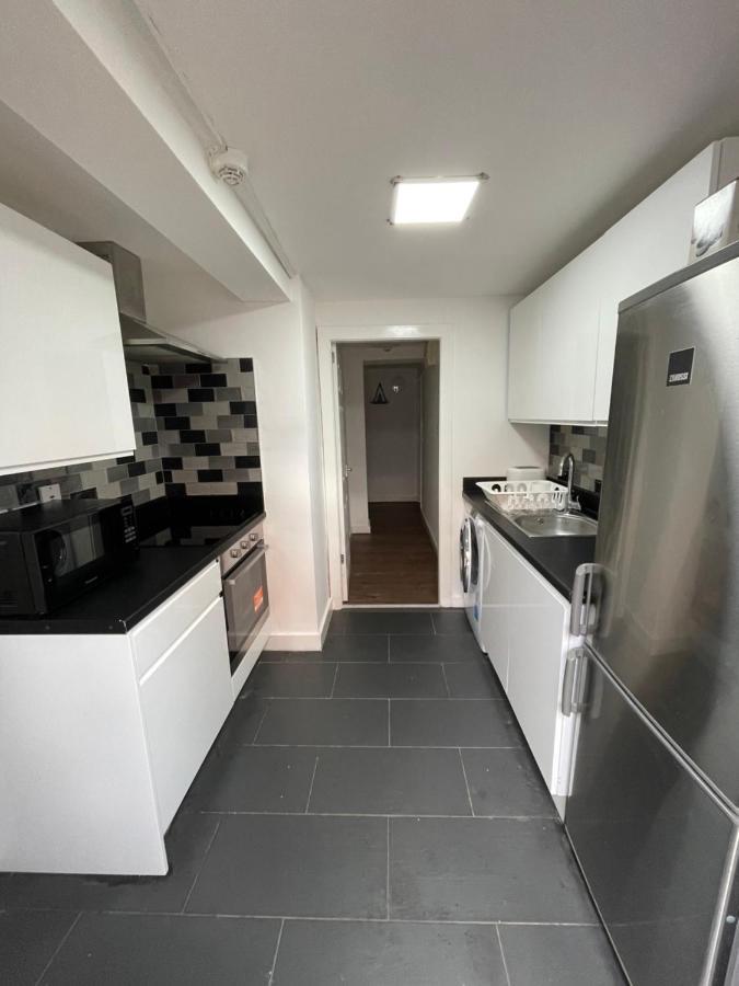 The Crescent, Flat 1 - Stockport, Manchester
