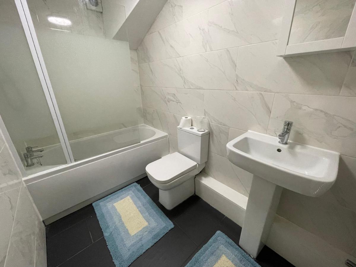 The Crescent, Flat 1 - Stockport, Manchester